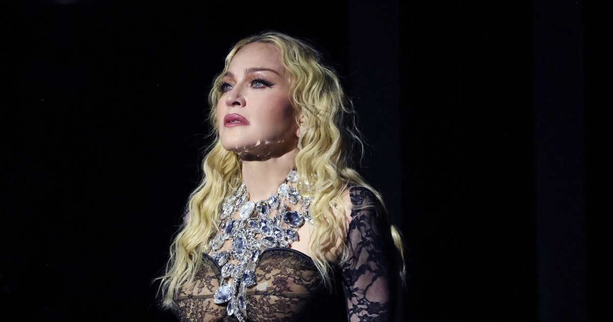 Madonna arrive à Rio pour l'Epic Show à Copacabana