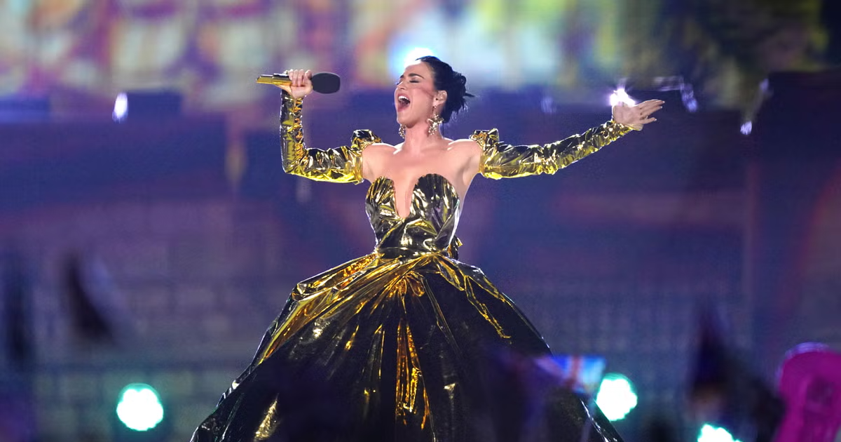 Katy Perry relooke ses réseaux sociaux et flirte avec un nouvel album
