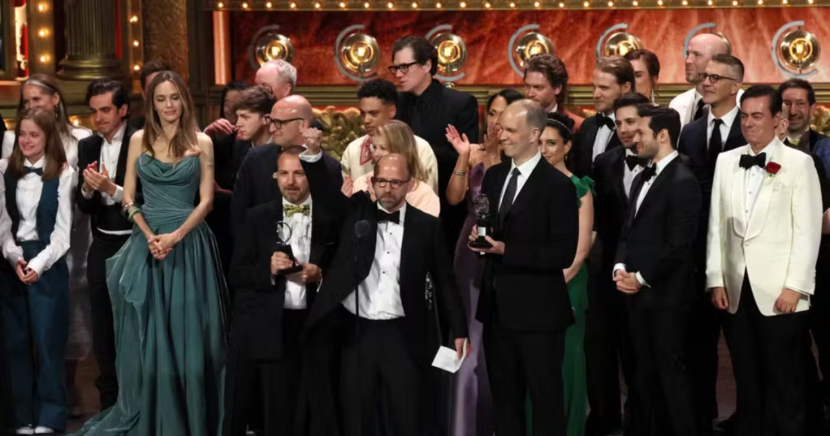 Tony Awards 2024 : les looks vont des classiques au port des Crocs sur le tapis rouge