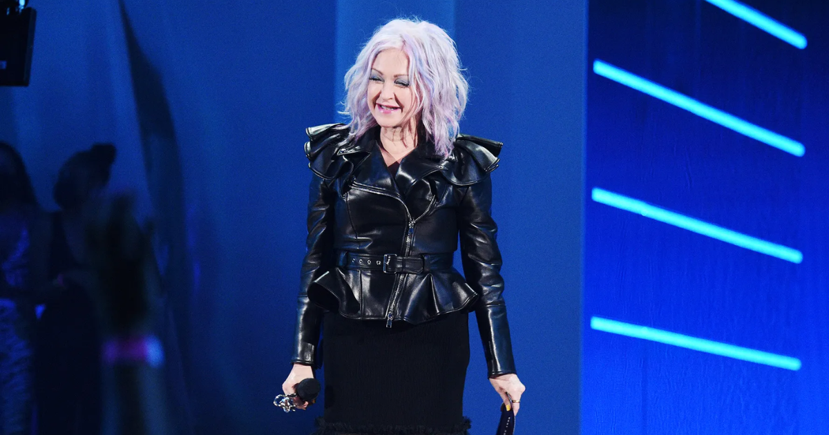 Drame à Glastonbury !  Cyndi Lauper fait face à des problèmes techniques et publics