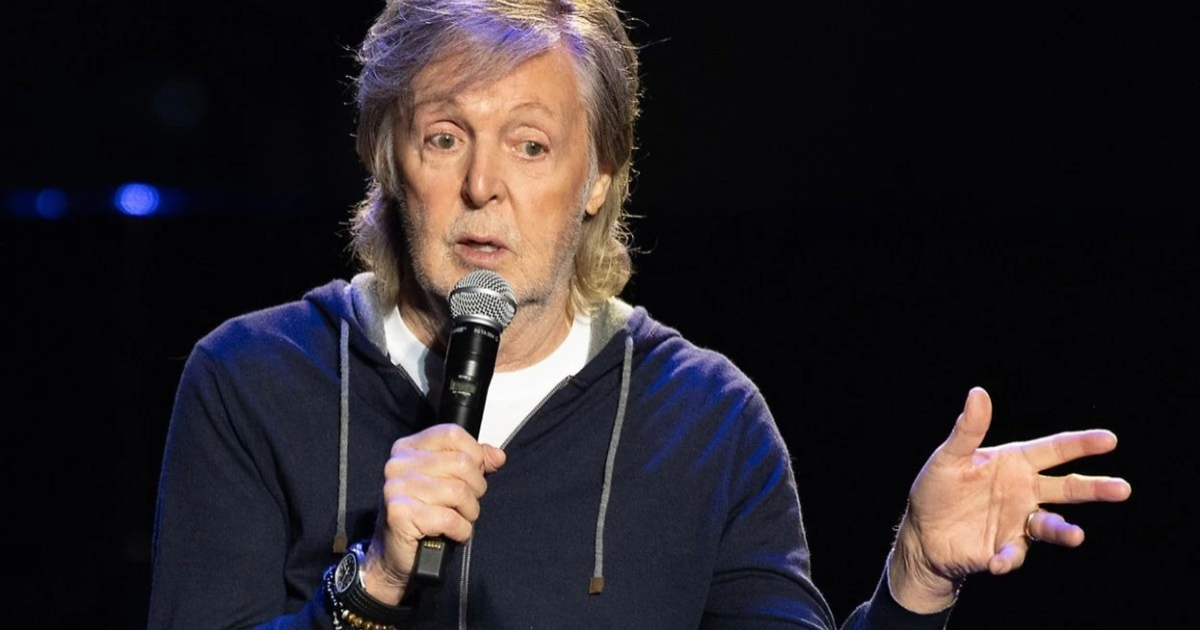 Le public expérimente un « karaoké » avec Paul McCartney à New York