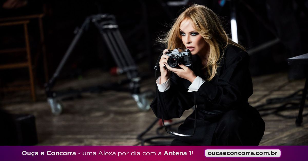Kylie Minogue lance « Lights Camera Action » avec un clip cinématique