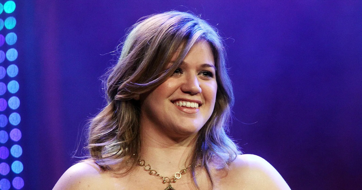 Mémoire musicale: Kelly Clarkson brise le record avec `` Ma vie Will Will Dish sans toi "