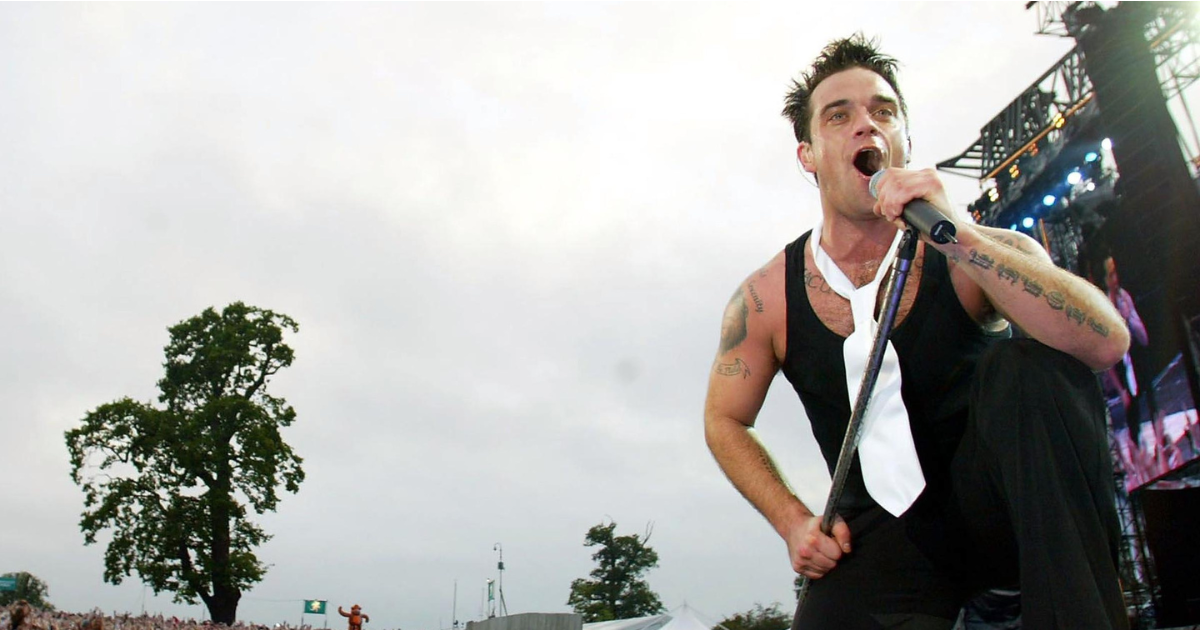 Mémoire musicale: Robbie Williams dirige le classement des ventes au Royaume-Uni