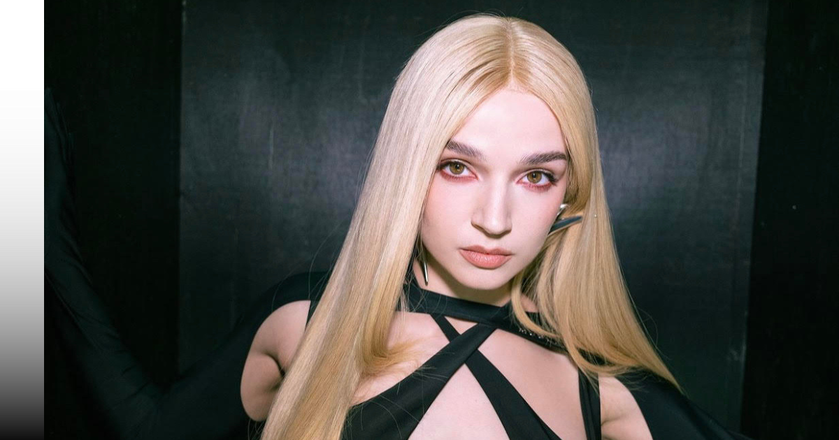 Poppy Surprises avec la couverture de Sabrina Carpenter dans comme une version de Triple J