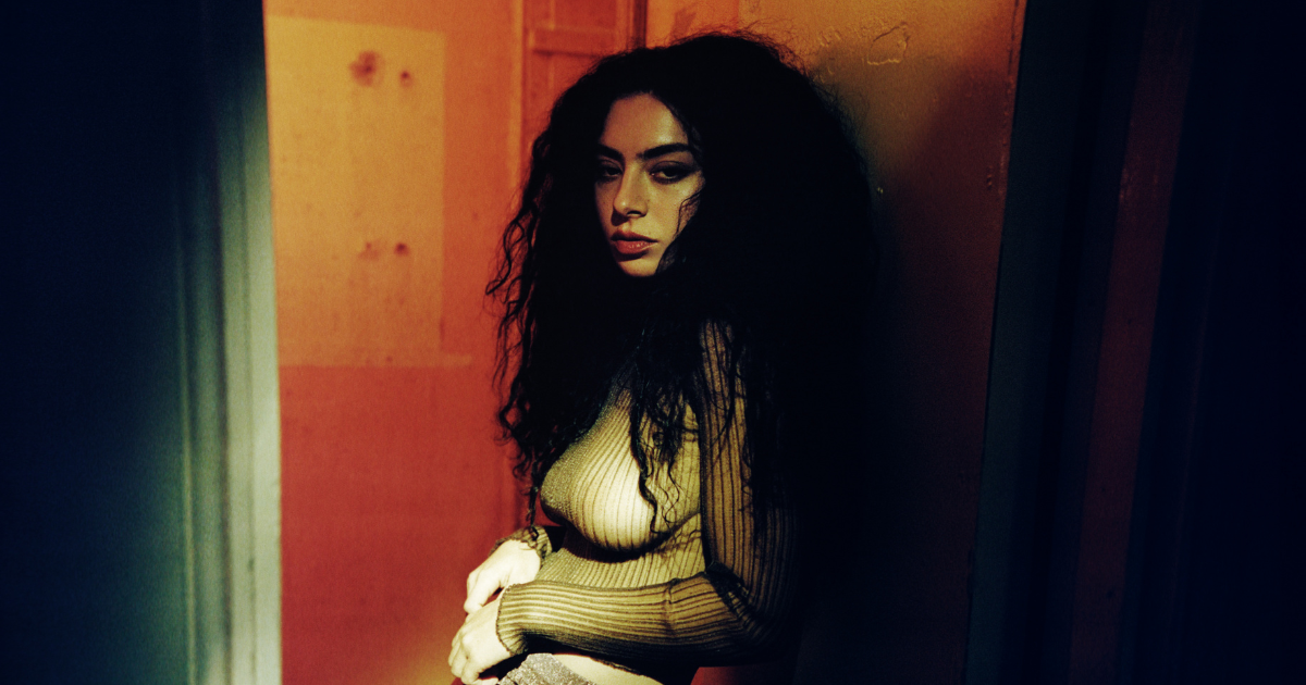 Charli XCX vérifie son propre festival à Londres