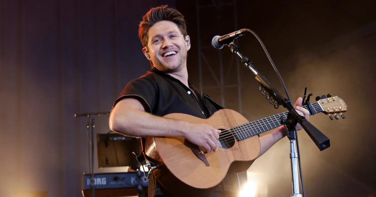 Niall Horan relance «Heartbreak Weather» avec des pistes inédites et des versions en direct