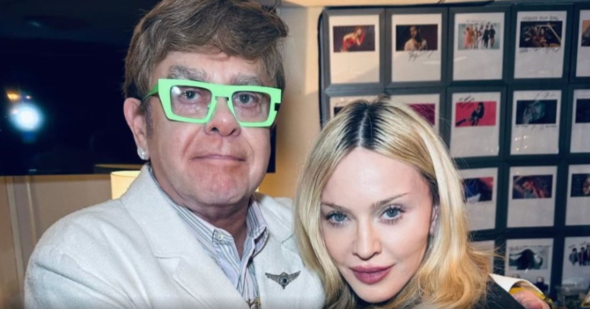 Elton John et Madonna Seal Peace dans les coulisses de SNL