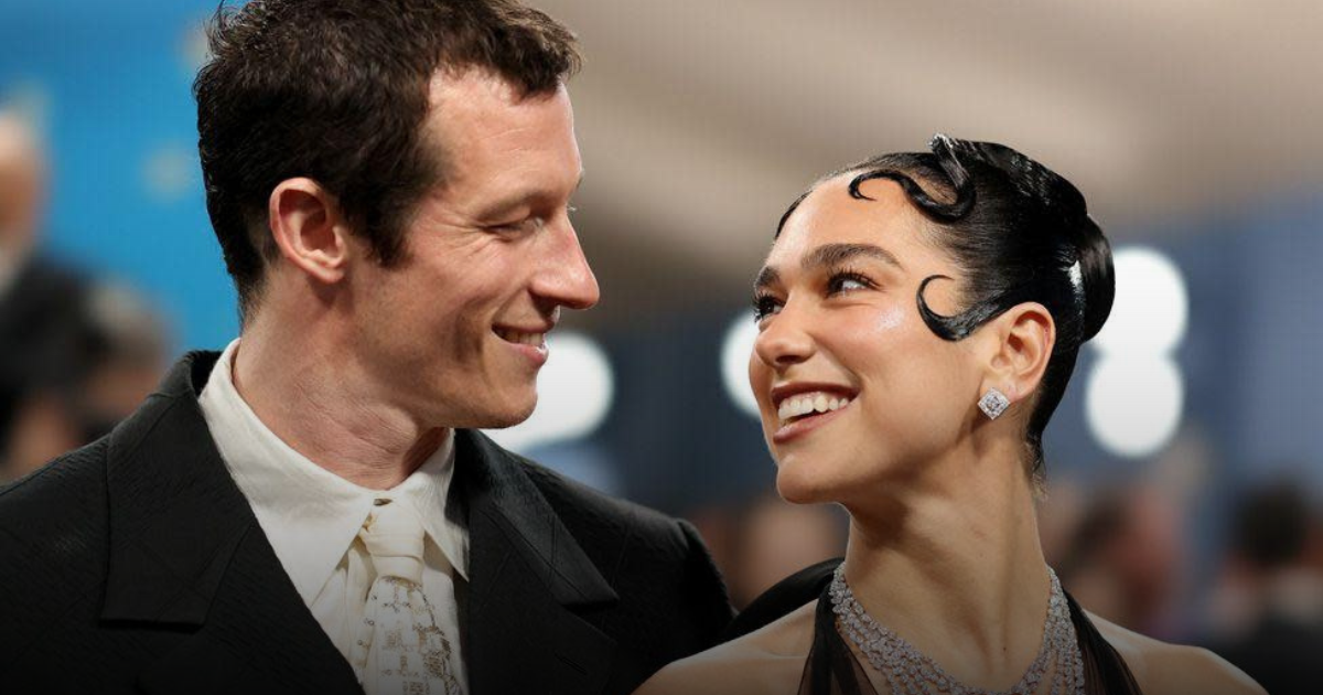 Dua Lipa annonce un engagement avec Callum Turner