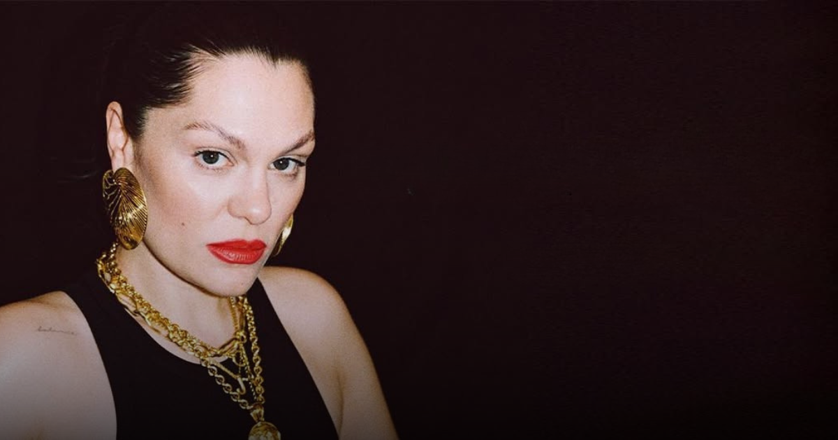 Jessie J continue avec le traitement de la santé et maintient le calendrier