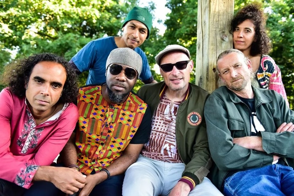 Vidéo du jour: Soothsayers partagez `` Love Is the Reponse 'du nouvel album Fly Higher