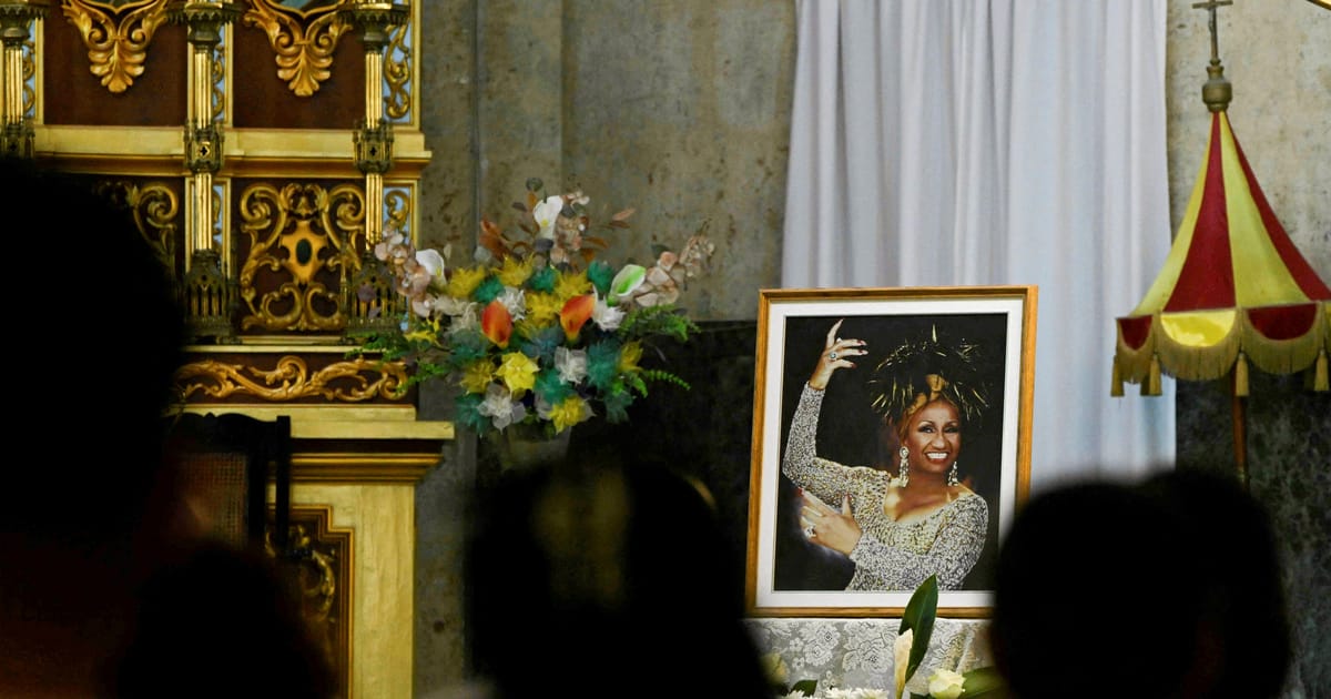 Des musiciens cubains et un diplomate américain honorent la « reine de la salsa » Celia Cruz