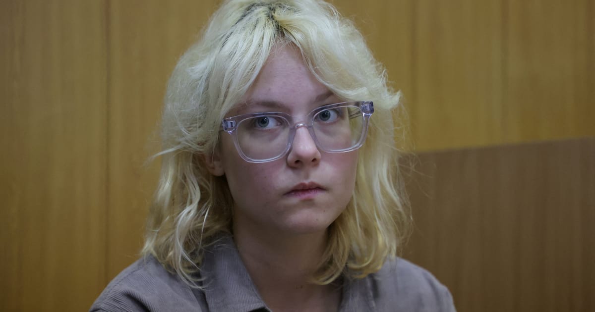 Un artiste russe reconnu coupable d'avoir "discrédité" l'armée avec des chansons anti-Kremlin