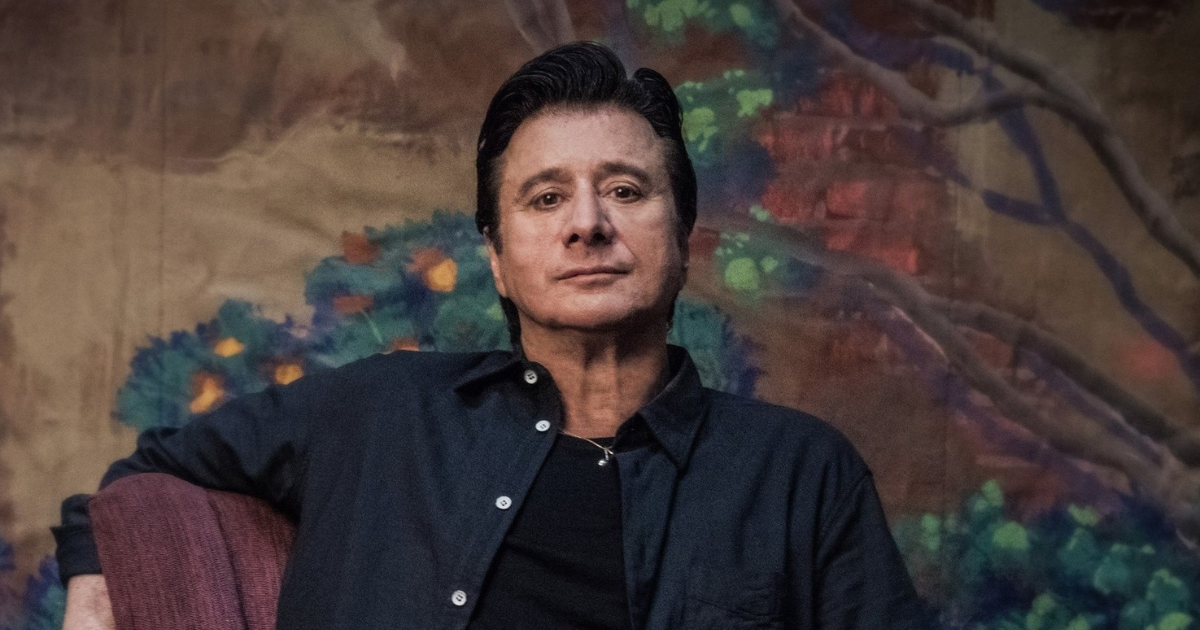 STEVE PERRY OUVRE LA SAISON DE NOËL AVEC DES NOUVELLES POUR LES FANS