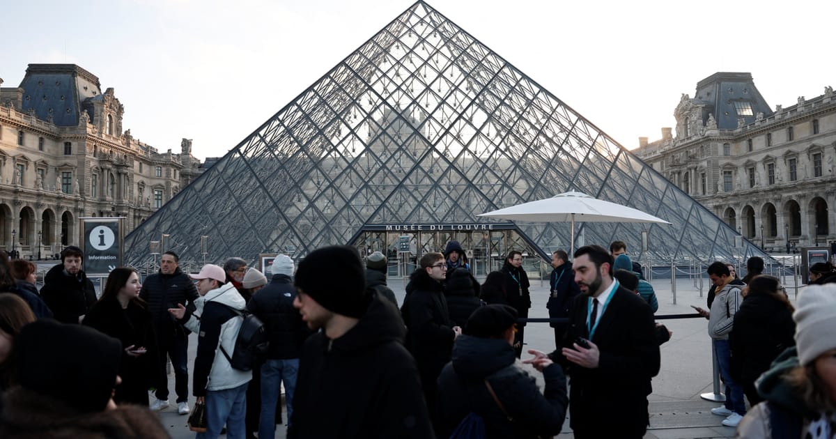 Le musée du Louvre ferme ses portes en France en raison d'une grève du personnel
