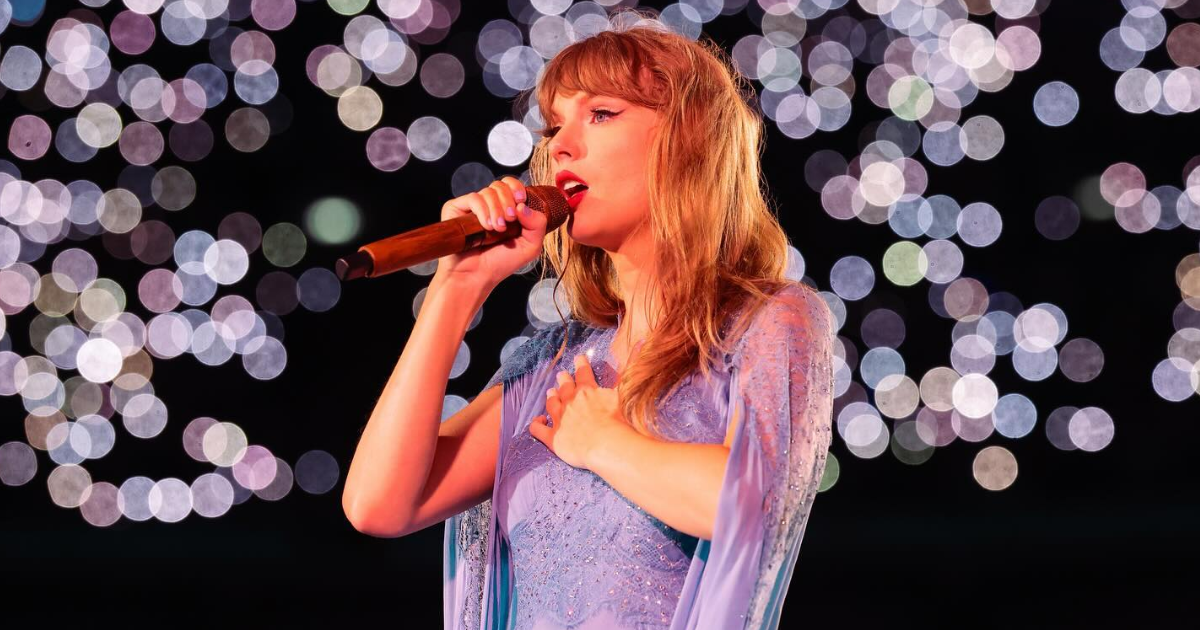 TAYLOR SWIFT BAT UN RECORD ET REJOINT LE TEMPLE DE LA RENOMMÉE DES COMPOSITEUR