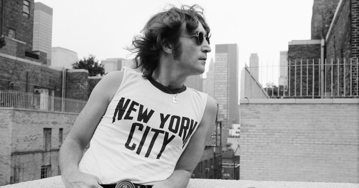 IL Y A 44 ANS, JOHN LENNON A ÉTÉ HONORÉ AUX BRIT AWARDS