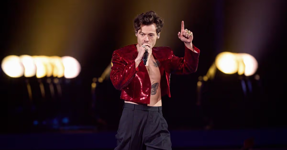 HARRY STYLES CONTINUE AU SOMMET DU BILLBOARD 200 AVEC UN NOUVEL ALBUM