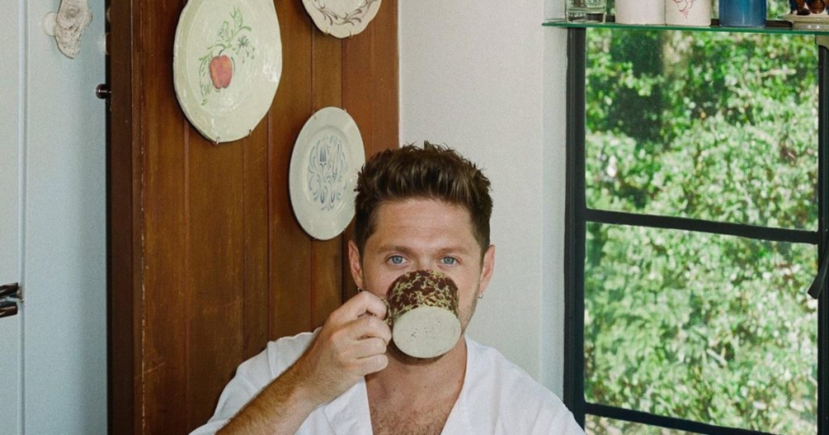 NIALL HORAN ANNONCE « DINNER PARTY » ET RÉVÈLE UNE NOUVELLE PHASE PLUS INTIME DE SA CARRIÈRE