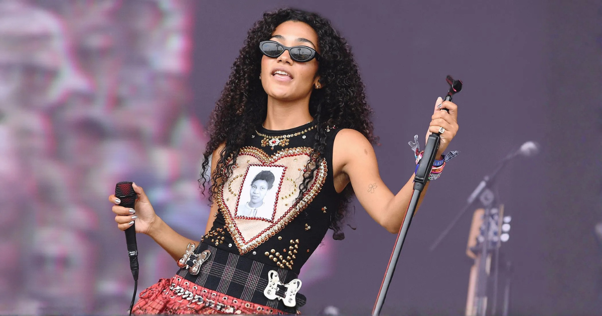 OLIVIA DEAN RÉALISE SA QUATRIÈME SEMAINE AU SOMMET DES CARTES BRITANNIQUES