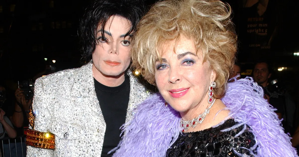 QUAND ELIZABETH TAYLOR « COURONNÉ » MICHAEL JACKSON COMME ROI DE LA POP