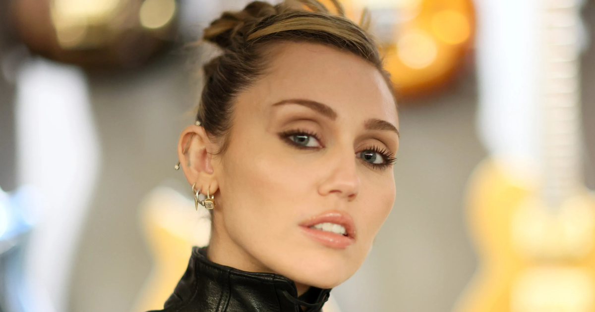 MILEY CYRUS DEVIENT UNE ÉTOILE À HOLLYWOOD