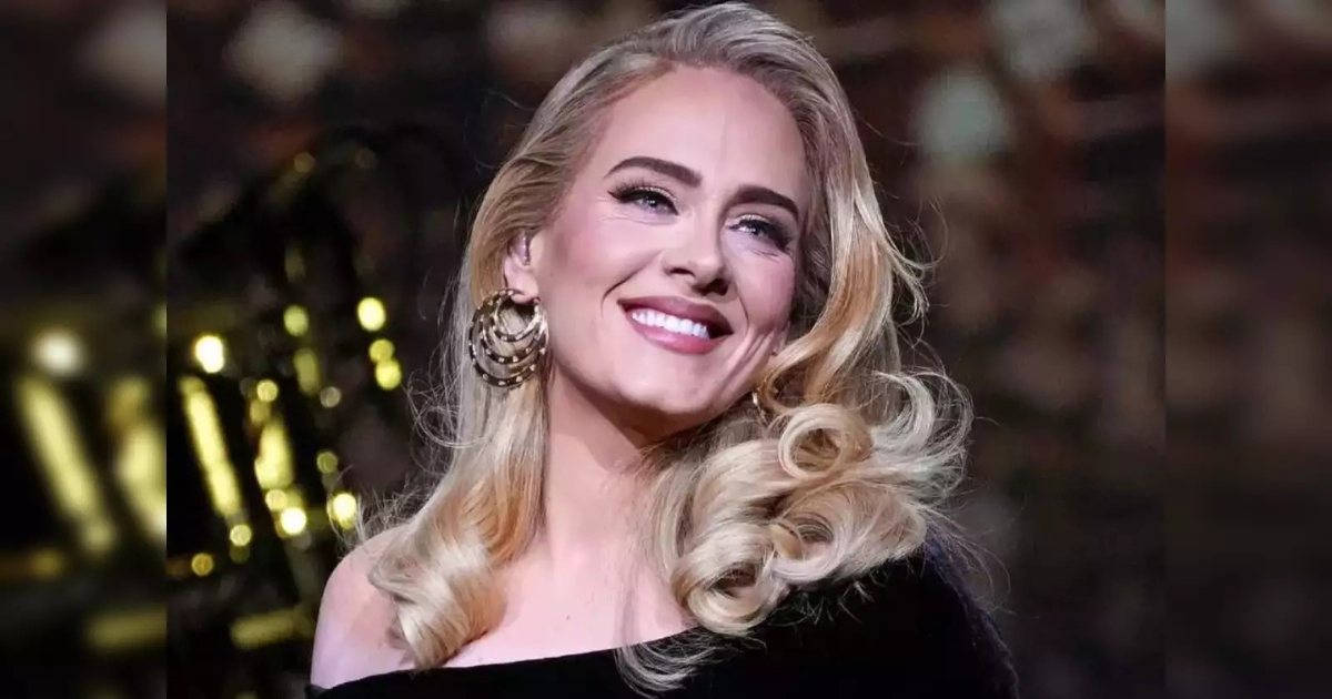 ADELE FÊTE UN ANNIVERSAIRE ET RENFORCE UNE TRAJECTOIRE DE GRANDS SUCCÈS