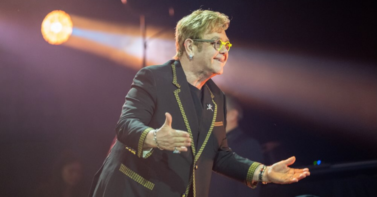 ELTON JOHN PARLE DE NOUVEL ALBUM APRÈS UNE INFECTION OCULAIRE