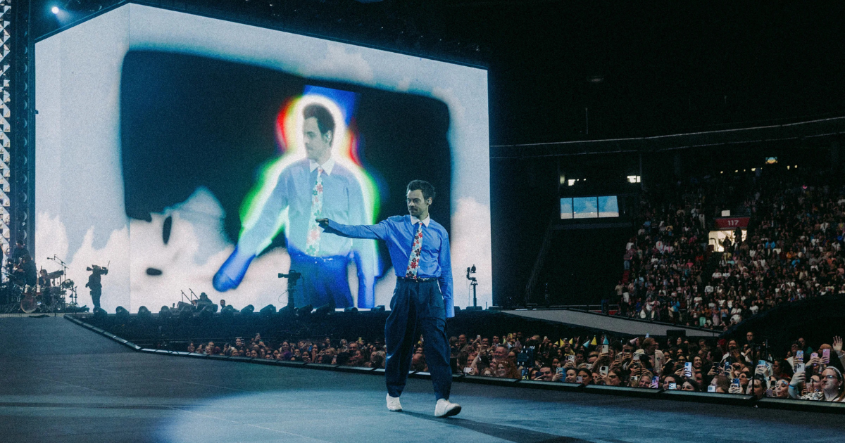 HARRY STYLES PREMIÈRE TOURNÉE AVEC RÉPERCUSSION POSITIVE