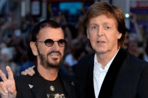 PAUL MCCARTNEY ET RINGO STARR SORTENT « HOME TO US », LE PREMIER DUO OFFICIEL DES DEUX