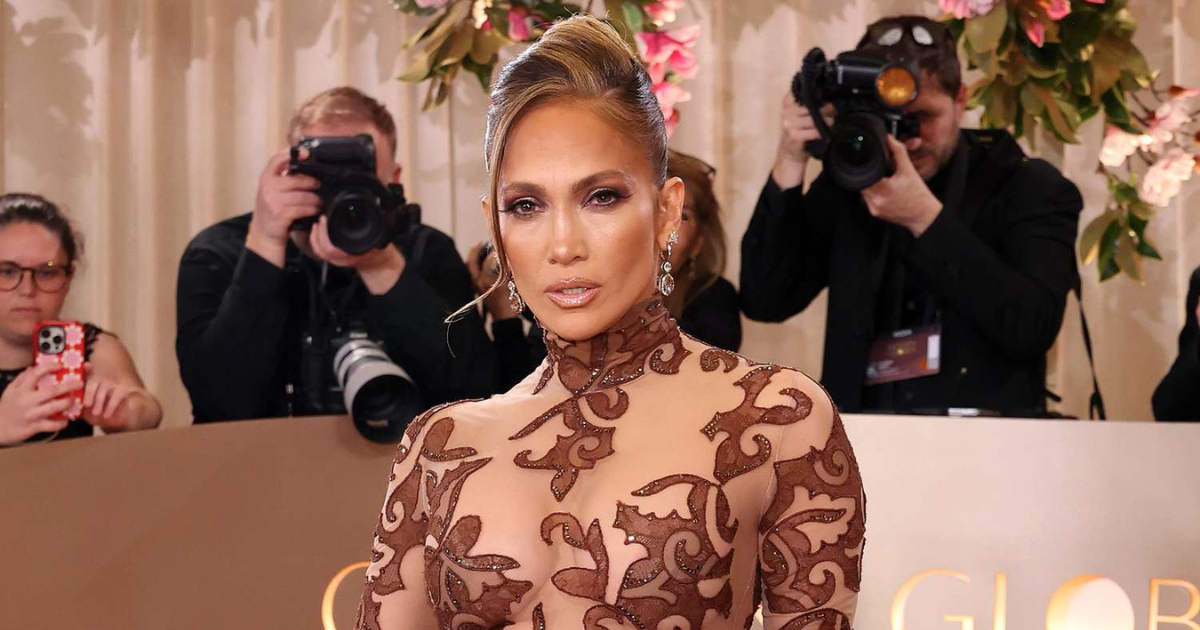 JENNIFER LOPEZ PARLE À NOUVEAU DE L'ANNULATION DE LA TOURNÉE 2024