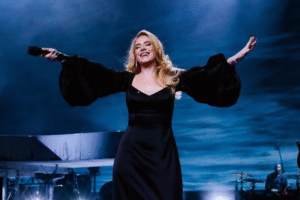 ADELE TRAVAILLE SUR UN NOUVEL ALBUM ET AUGMENTE LES ATTENTES D'UN RETOUR MUSICAL