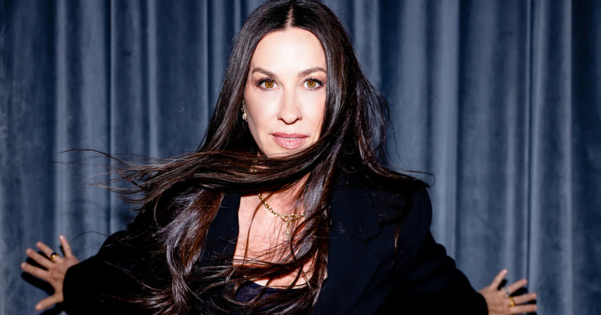 Alanis Morissette a 52 ans