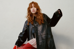 CARLY RAE JEPSEN ANNONCE UN NOUVEL ALBUM ET COMMENCE UNE NOUVELLE ÈRE DANS LA POP