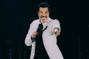 LIONEL RICHIE ANNONCE UNE PRÉSENTATION SPÉCIALE AU BRÉSIL EN DÉCEMBRE