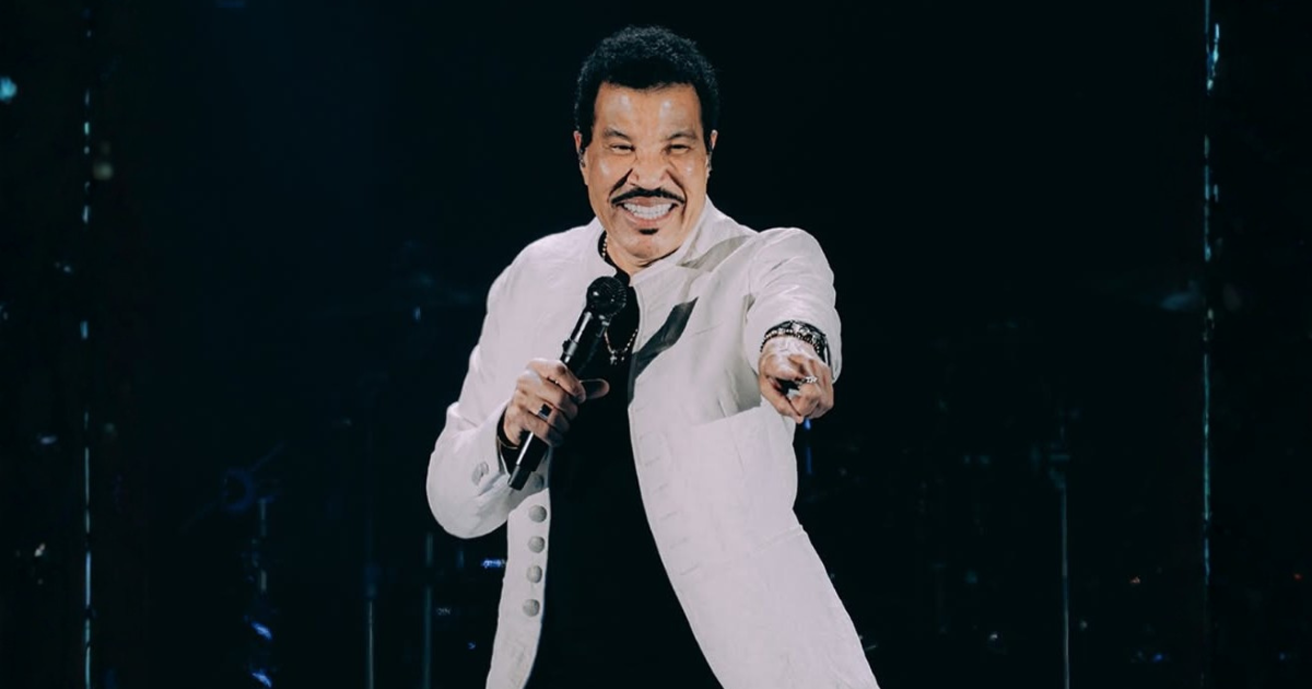 LIONEL RICHIE ANNONCE UNE PRÉSENTATION SPÉCIALE AU BRÉSIL EN DÉCEMBRE