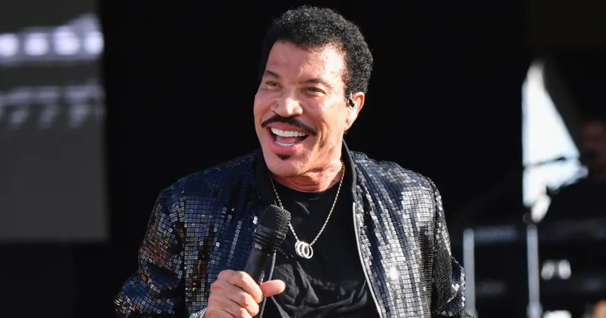 LIONEL RICHIE QUITTE LA SCÈNE APRÈS DES MALADIES
