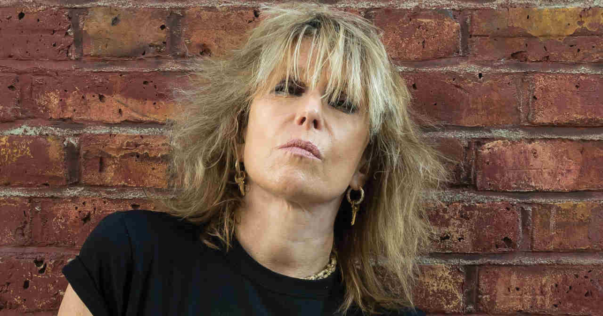 TÉLÉPHONE CELLULAIRE AU SALON ? CHRISSIE HYNDE REKENSES LE DÉBAT