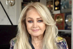 LES STARS DE LA MUSIQUE HEURENT BONNIE TYLER