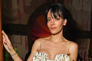 LILY ALLEN MAINTENANT LE SPECTACLE AU BRÉSIL, MAIS RÉDUIT LA TOURNÉE EN AMÉRIQUE DU NORD
