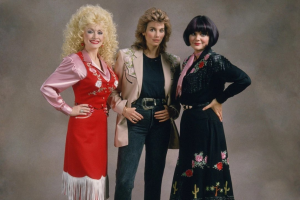 LINDA RONSTADT REVIVE LE PARTENARIAT AVEC DOLLY PARTON