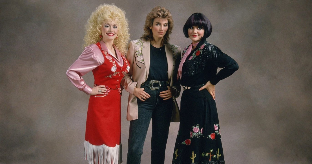 LINDA RONSTADT REVIVE LE PARTENARIAT AVEC DOLLY PARTON