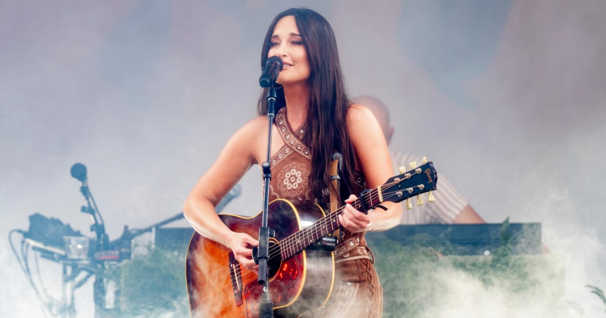 KACEY MUSGRAVES ANNULE TROIS REPRÉSENTATIONS DE LA NOUVELLE TOURNÉE AMÉRICAINE