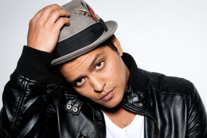 LES DÉBUTS SOLO DE BRUNO MARS TERMINENT 16 ANS