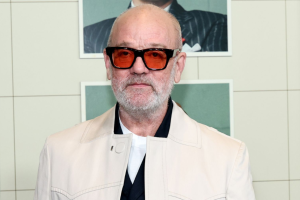 MICHAEL STIPE SORTIE UN NOUVEAU PISTE ET PRÉDIT L&rsquo;ATMOSPHÈRE DE SON PREMIER ALBUM SOLO
