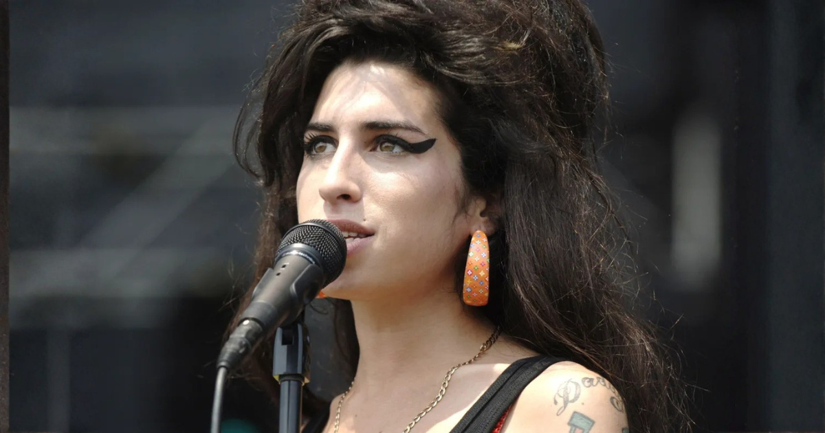 AMY WINEHOUSE REÇOIT UNE ÉDITION CÉLÉBRATIVE DE « BACK TO BLACK » AVEC DE NOUVEAUX ENREGISTREMENTS
