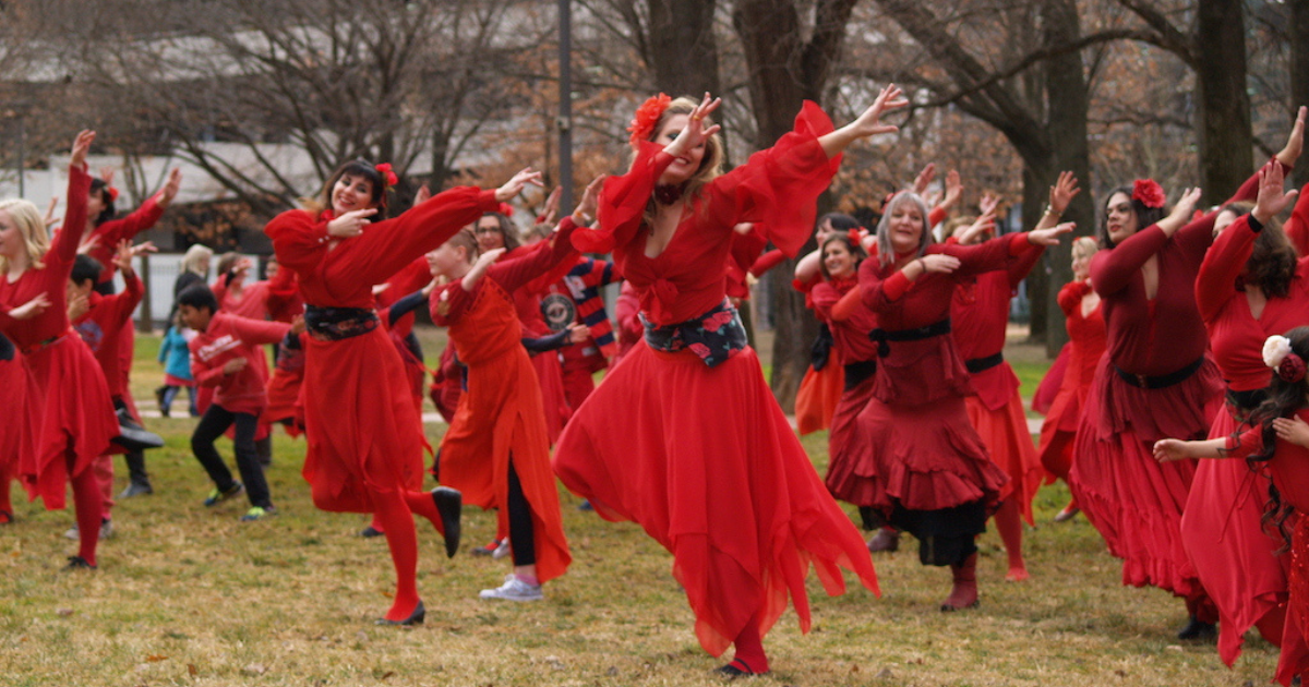 DES CENTAINES DE FANS CÉLÉBRENT LA JOURNÉE DE KATE BUSH