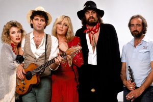 FLEETWOOD MAC ATTEINT LE TOP 10 DES VENTES AUX ÉTATS-UNIS