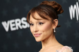 LE NOUVEL ALBUM D&rsquo;ARIANA GRANDE DÉBUTE AU SOMMET DU CLASSEMENT ROYAUME-UNI