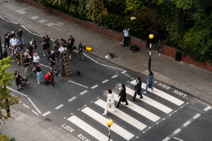 L&rsquo;ENREGISTREMENT DU FILM BEATLES SUR ABBEY ROAD DEVIENT VIRAL